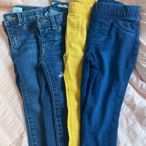 4 pairs of 2t jeans- old navy and cat jack
